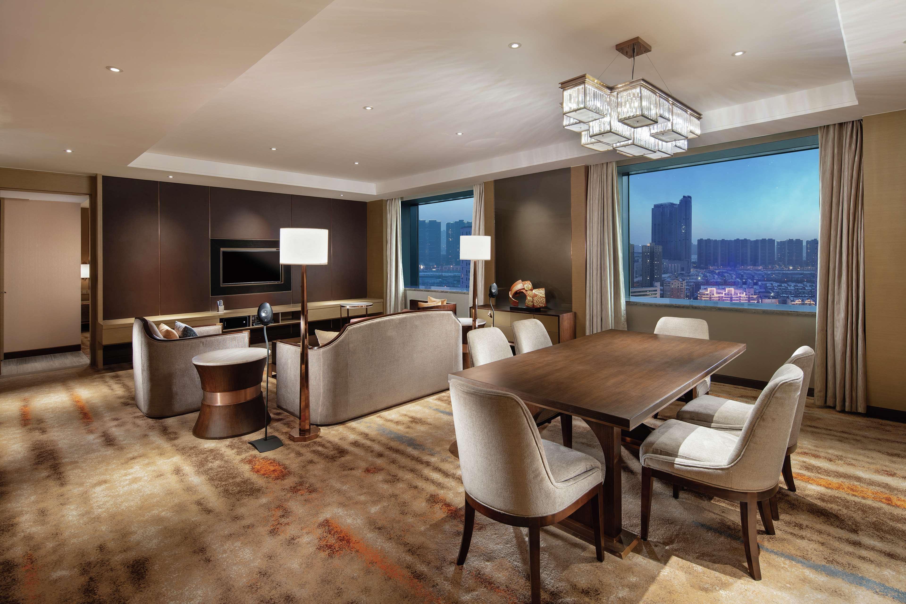 Hilton Shenyang Hotell Exteriör bild
