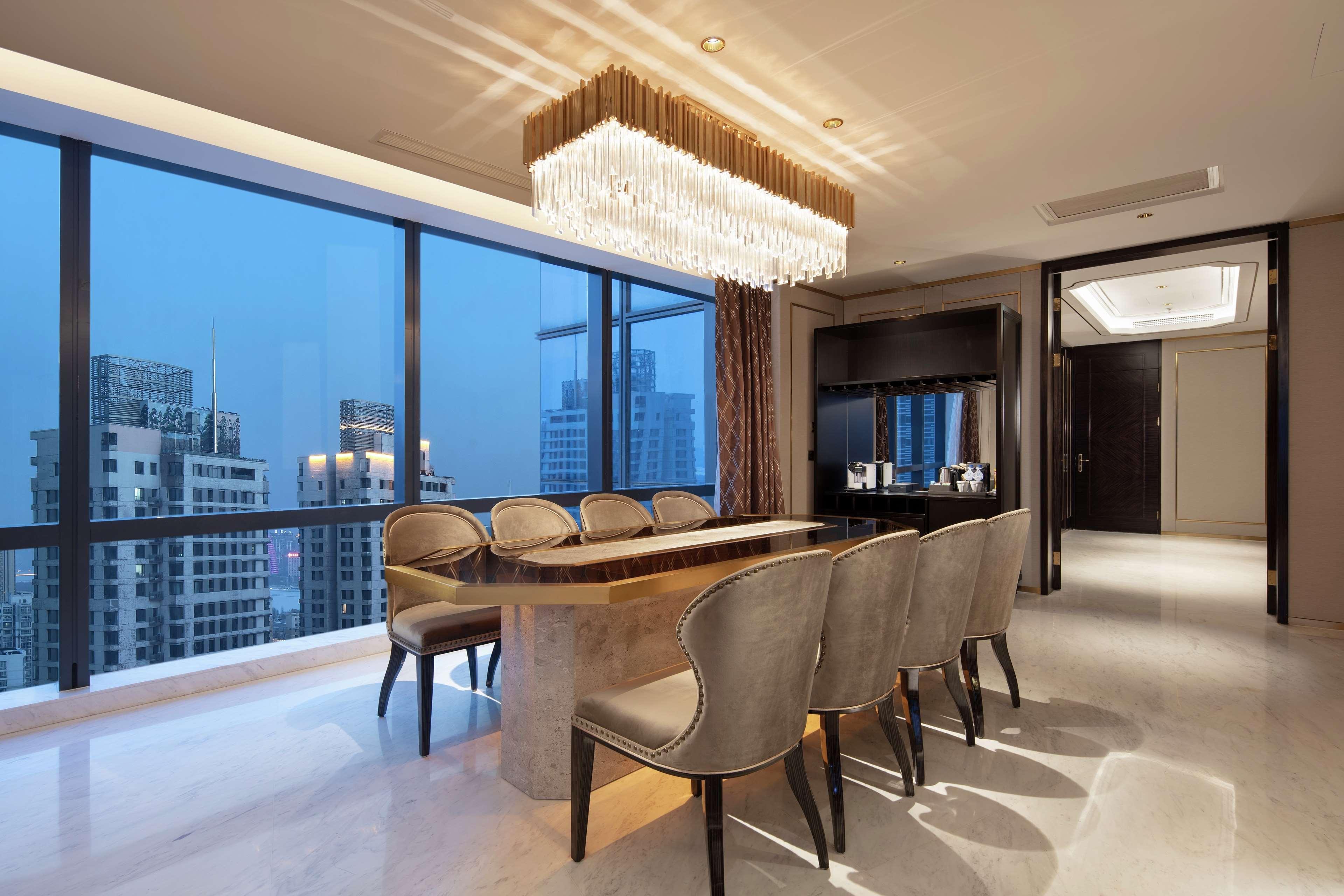 Hilton Shenyang Hotell Exteriör bild