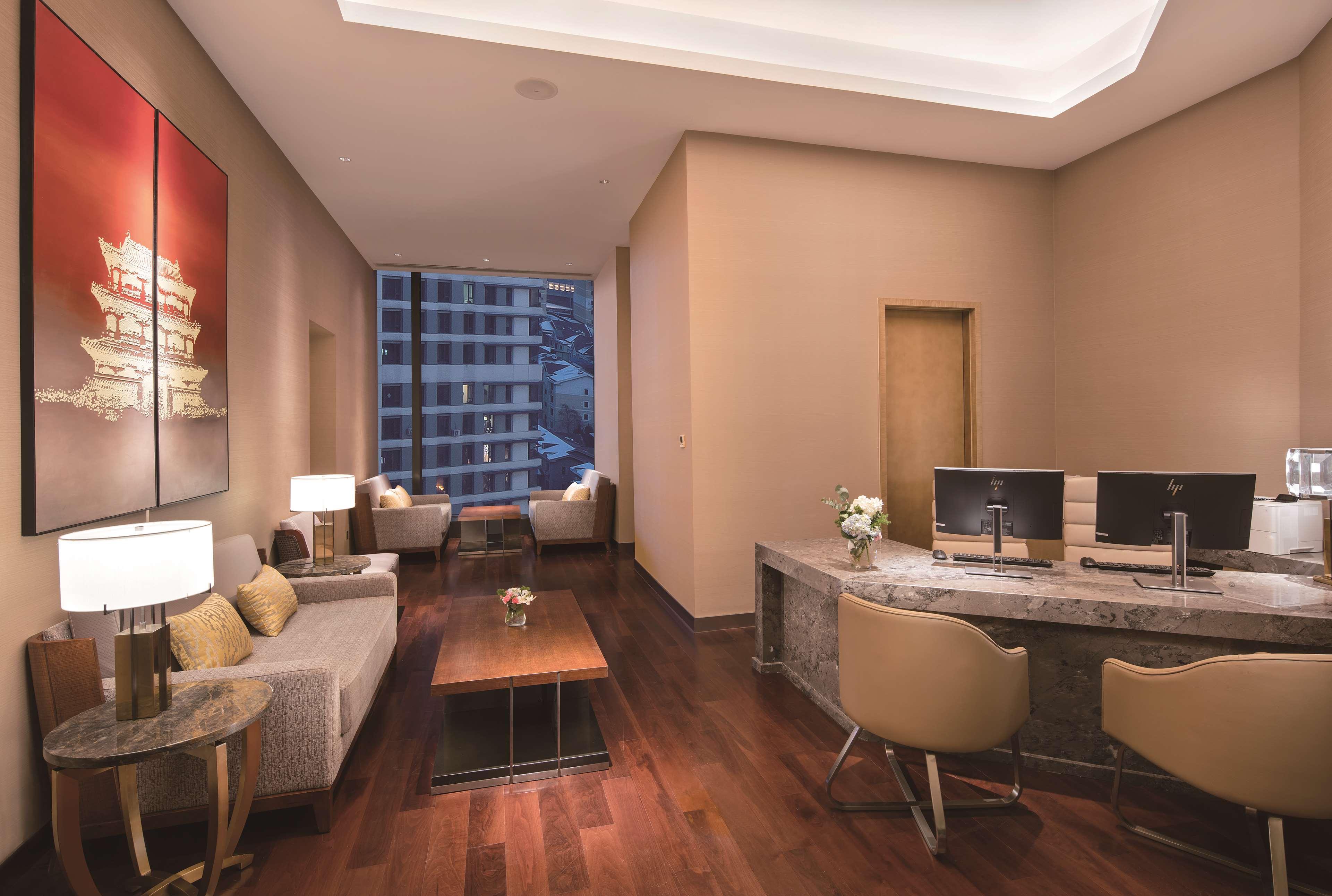 Hilton Shenyang Hotell Exteriör bild